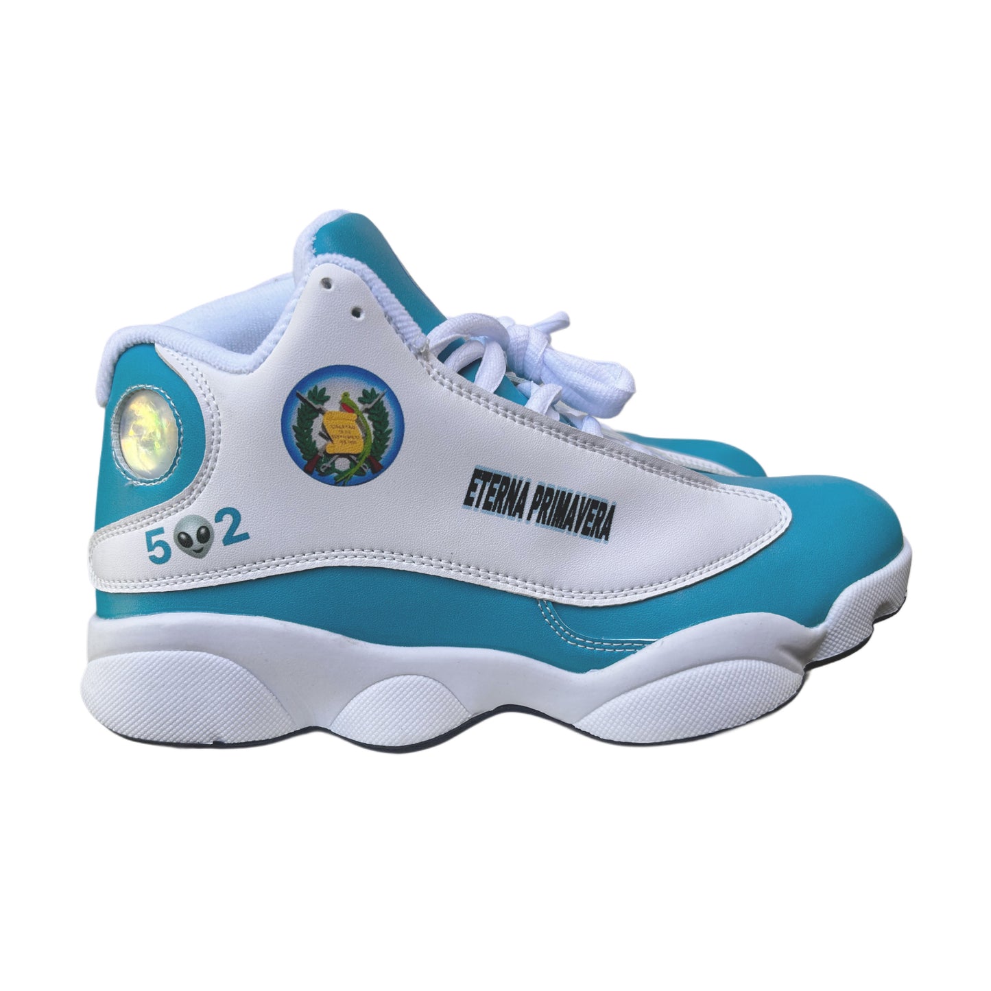 👟 “Paso Chapín” Tipo Jordan – Edición Azul & Blanca con Emblemas Nacionales Diseñado para representar a Guatemala en cada paso, con espíritu deportivo y orgullo eterno.